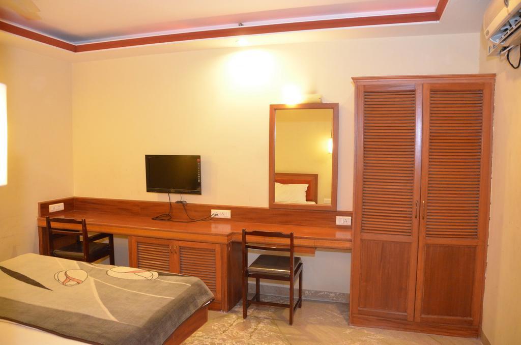 Hotel Raya'S Annexe-1 Кумбаконам Экстерьер фото