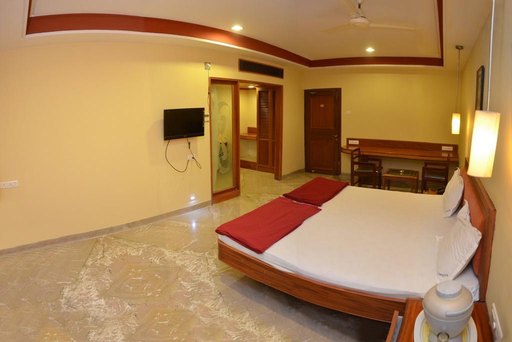 Hotel Raya'S Annexe-1 Кумбаконам Экстерьер фото